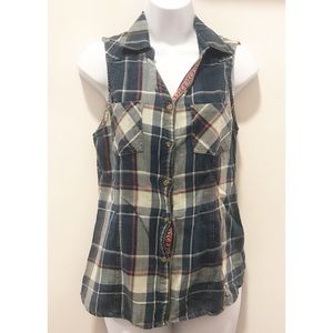 Skies are Blue Plaid Top Small